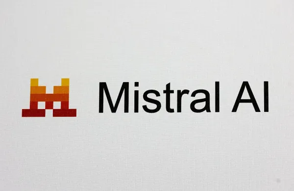 Mistral AI چیست؟ آشنایی کامل با استارتاپ فرانسوی که رقیب جدی OpenAI شده است